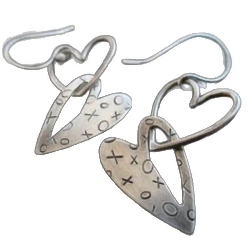 Retro Hollow Heart-shaped Simple Elegant Women's Earrings