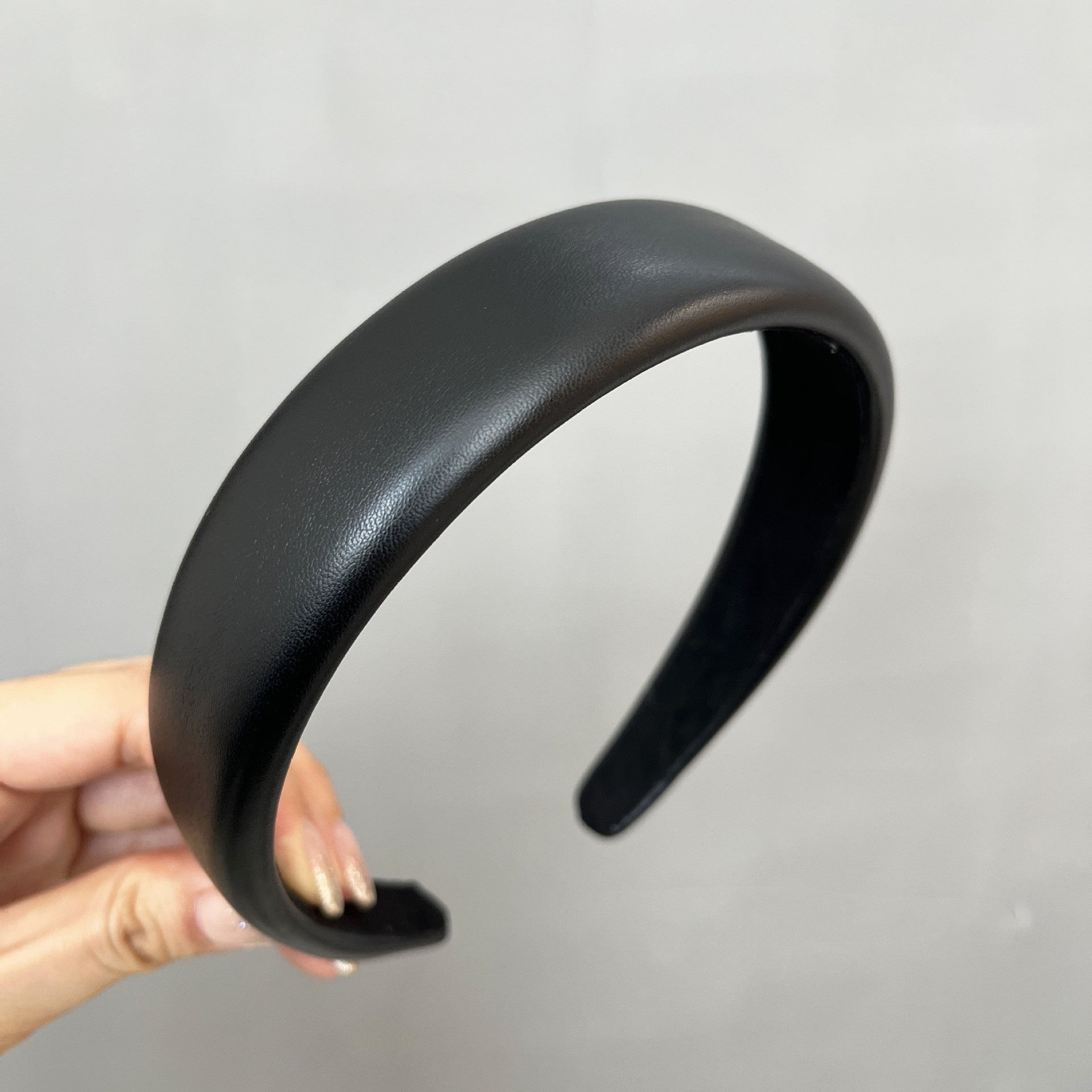 Women's Fashion Vintage Leather Sponge Hair Bands