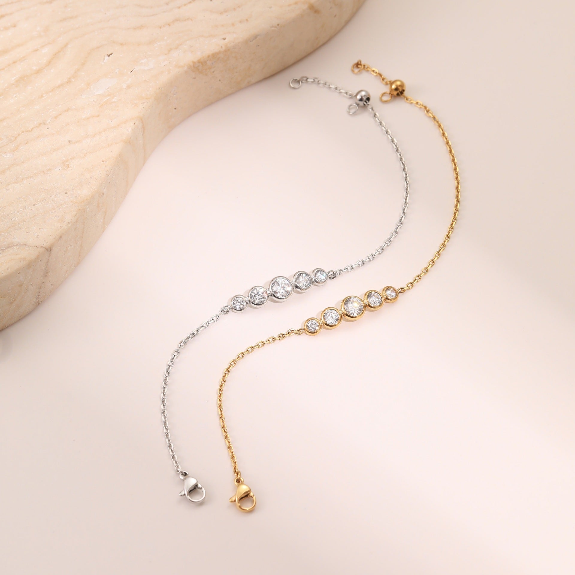 European And American Fashion Love Small Diamond Round Diamond Zircon Bracelet Gold Plated Stainless Steel