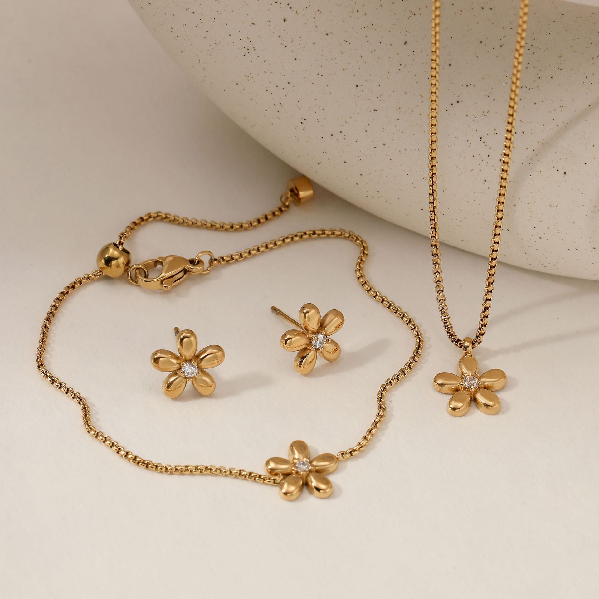 New Stainless Steel Flower Bracelet Necklace And Earring Suit Simple Fashion