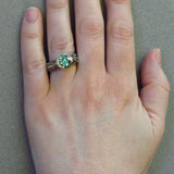 Flower-shaped Gold-plated Color Separation Vintage Gemstone Ring