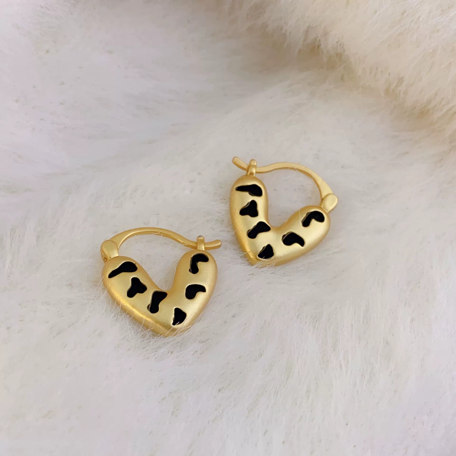 New Ear Clip Oil Dripping Leopard Print Heart Vintage Fashion