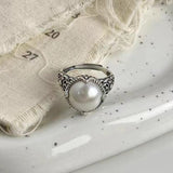 Niche Retro Hollow Carved Round Pearl Ring
