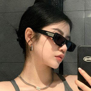 Sunglasses Women's To Make Round Face Thin-looked Black Sun Glasses Advanced Simple