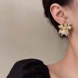 Exaggerated And Personalized Pearl Flower Earrings
