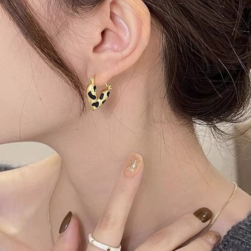 New Ear Clip Oil Dripping Leopard Print Heart Vintage Fashion