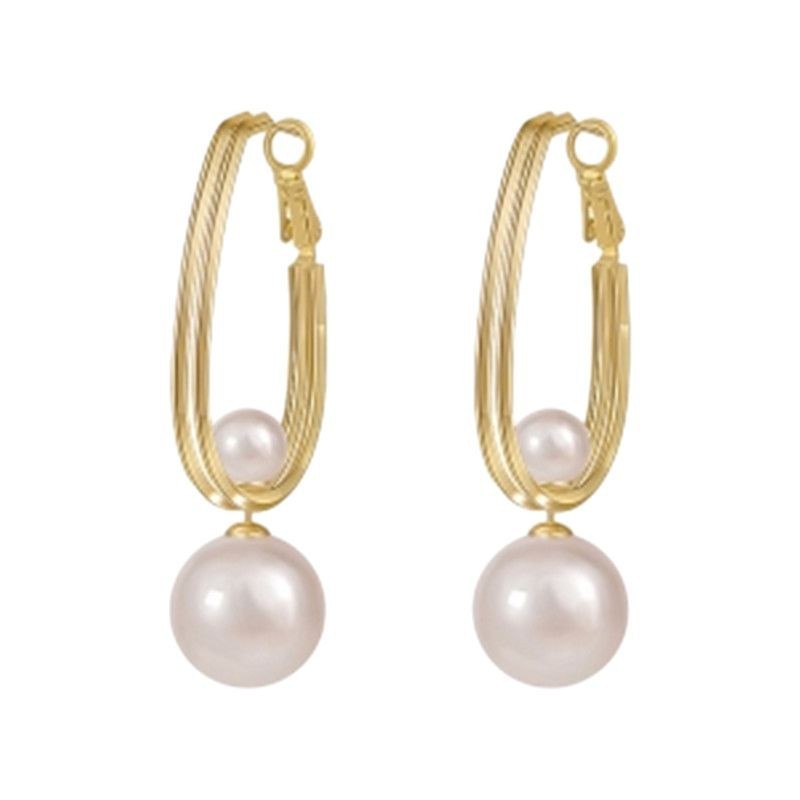Elegant High-grade Pearl New Studs