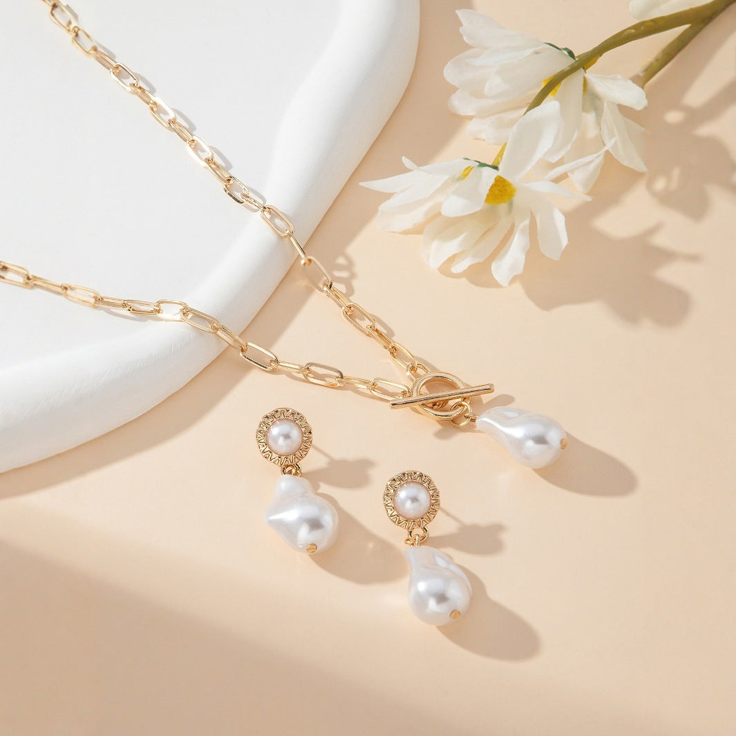 Retro Baroque Pearl Pendant Necklace Ear Stud 2-piece Set