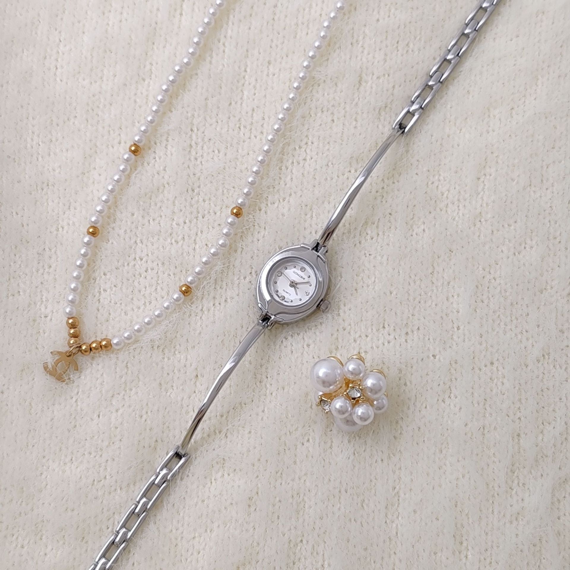 Small Bracelet Women's Watch Simple Good-looking Quartz Watch