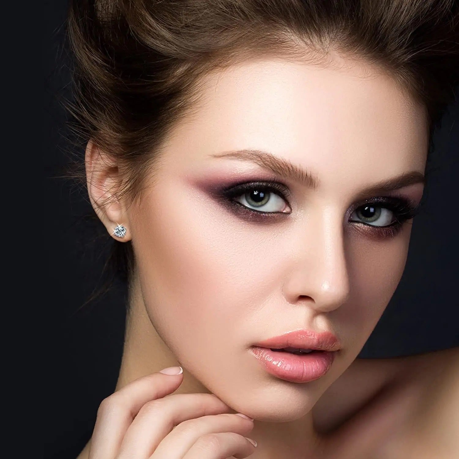 Screw Four Claw Moissanite Female Stud Earrings