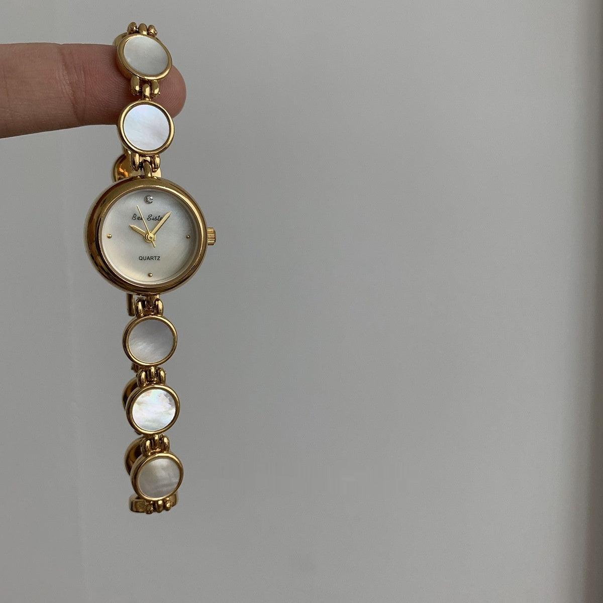 Round Exquisite Fashion Special-interest High-grade Watch